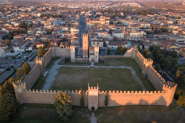 Pedaling Between Castles: e-Bike Tour from Villafranca to Borghetto sul Mincio