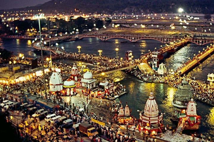 Haridwar & Rishikesh Day Tour: Ganga Aarti, Jhulas and Ashrams from Delhi