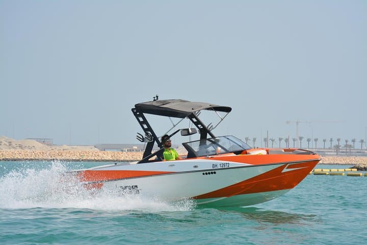 Aqua High‑Octane: Jet Ski, Flyboard, Subwing & Towables at Amwaj Marina