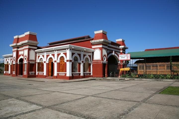 Granada Islets Boat Tour and Historic City Walk photo 2