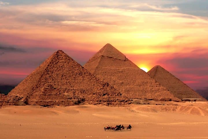Full-Day Giza Pyramids, Egyptian Museum, Bazaar & Nile Dinner Cruise photo 2