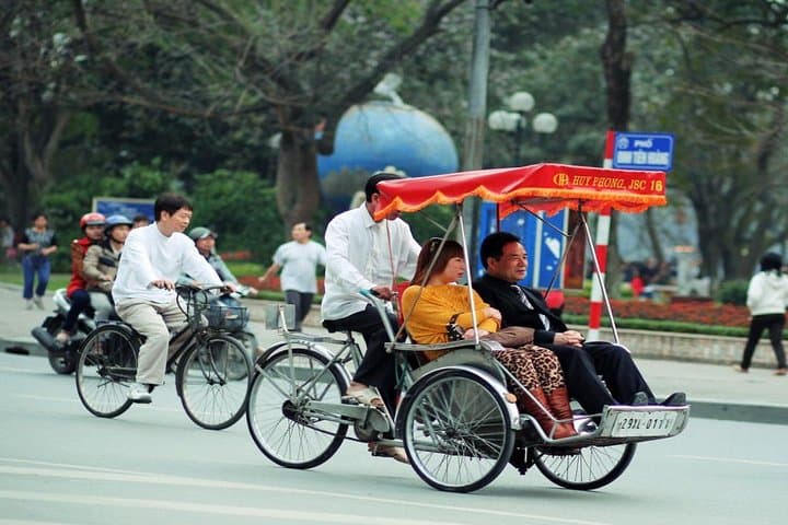 Hanoi Cyclo Ride and Thang Long Water Puppet Show — Full-Day Old Quarter Experience photo 3