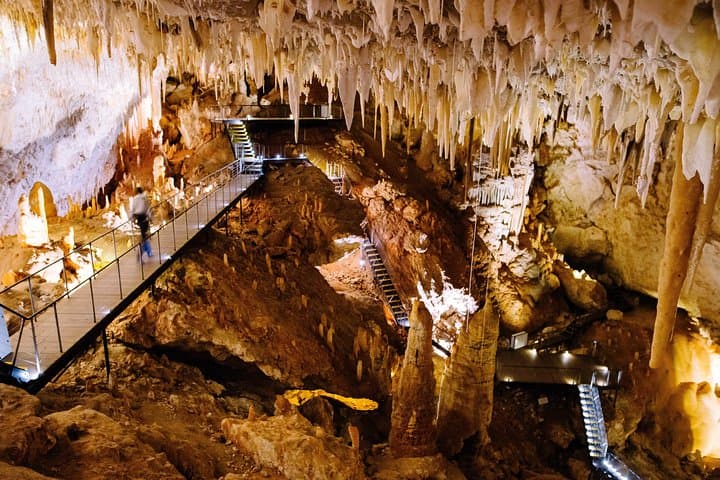 Jewel Cave Fully-Guided Tour — Explore Western Australia's Crystal Chambers