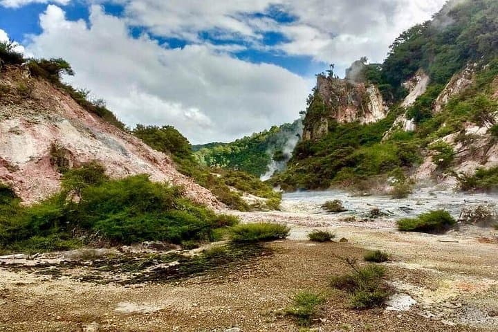 Rotorua Volcano Day Trip: Waimangu & Wai-O-Tapu Geothermal Tour from Auckland photo 2