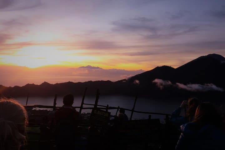 Batur Sunrise & Swim: Mt. Batur Trek, Hot Springs & Breakfast in Kintamani