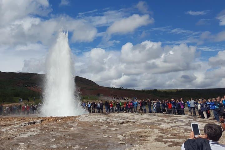 Golden Circle Private Day Tour from Reykjavik — Thingvellir, Geysir & Gullfoss