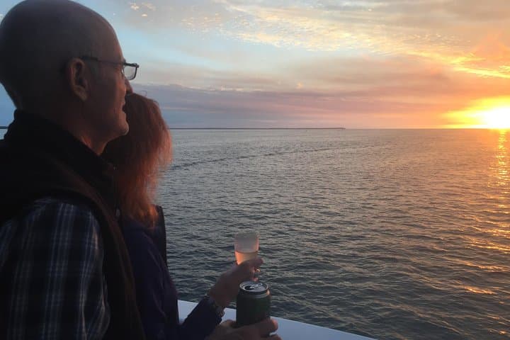 Hervey Bay Sunset Cruise: Fraser Coast Sunset Dinner and Urangan Pier Views