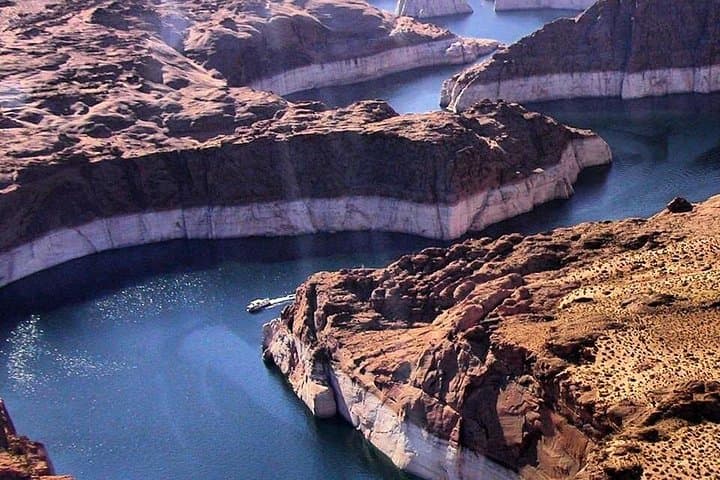 Desert Shuttle: Las Vegas to Page, Antelope Canyon & Lake Powell Transfers photo 2
