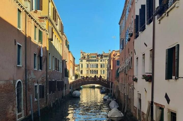 Venice 2-Hour Guided Walking Tour with Gondola Ride photo 3