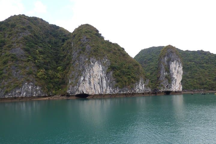 Halong Bay 2-Day Overnight Cruise: Caves, Kayaking & Titop Island photo 4