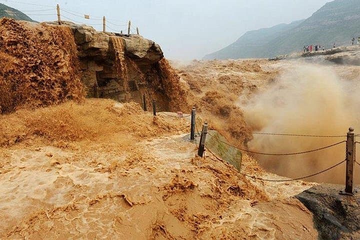 Private Day Tour to Hukou Waterfall from Xi'an — Yellow River's Mighty Drop photo 3
