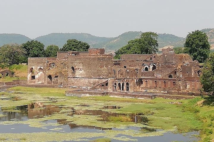 Weekend Escape: Exploring Mandu’s Forts, Palaces and Romantic Ruins photo 4
