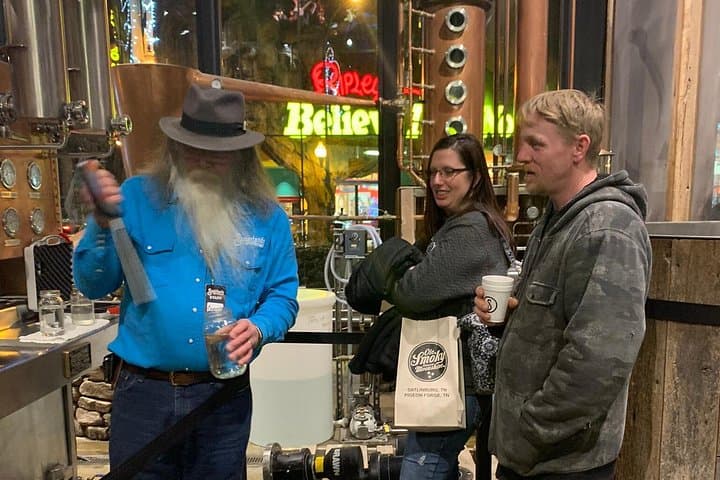 Gatlinburg Moonshine & Wine Walking Tour: VIP Tastings and Distillery Access photo 2