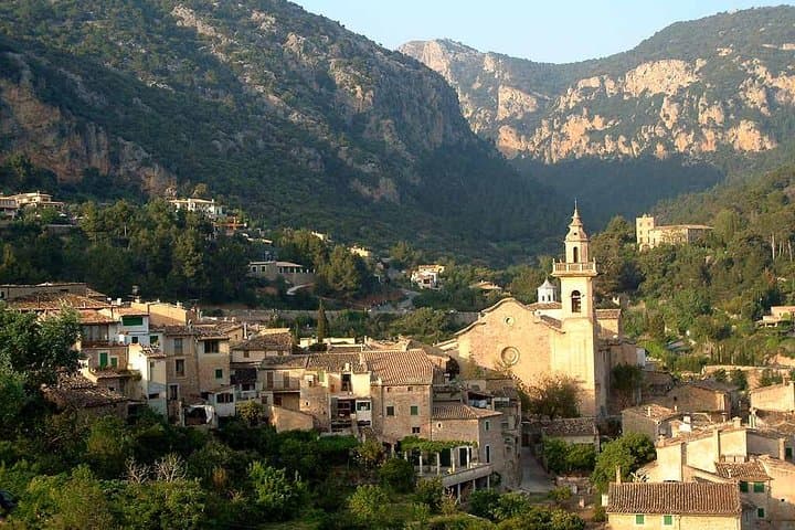 Palma Shore Excursion: Private Tour to Valldemossa, Sóller & the Serra de Tramuntana photo 3