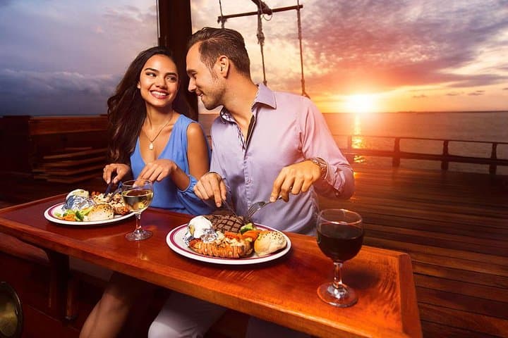 Sunset Dinner Cruise on the Columbus Galleon in Cancún — Romantic Couples Experience photo 5