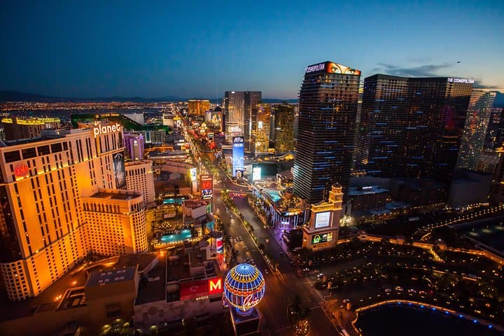 Eiffel Tower Viewing Deck at Paris Las Vegas — Strip Panoramas & Practical Tips photo 2