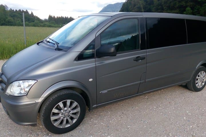 Private Cesky Krumlov to Vienna Transfer — Door-to-Door Minivan Service photo 2