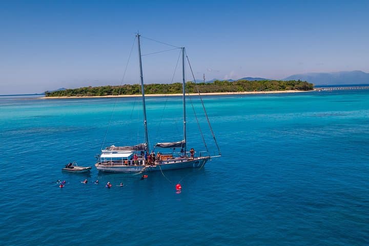 Small-Group Great Barrier Reef Sailing to Green Island from Cairns photo 3