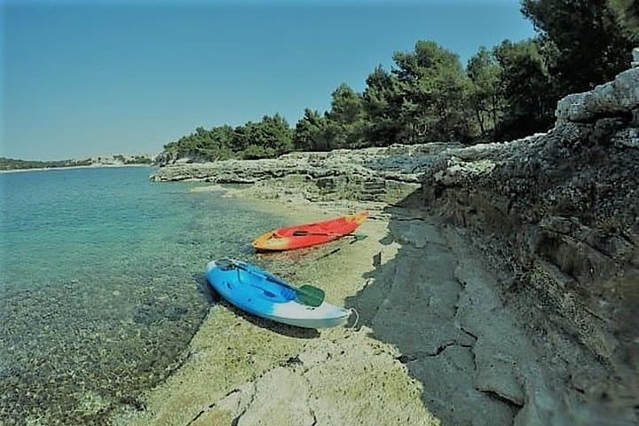 Paddle the Verudela Islands: Kayak Rental in Pula