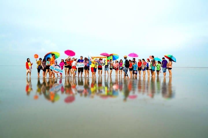 Sky Mirror Day Tour from Kuala Lumpur: Sasaran Sandbar Photoshoot + Batu Caves Stopover photo 4