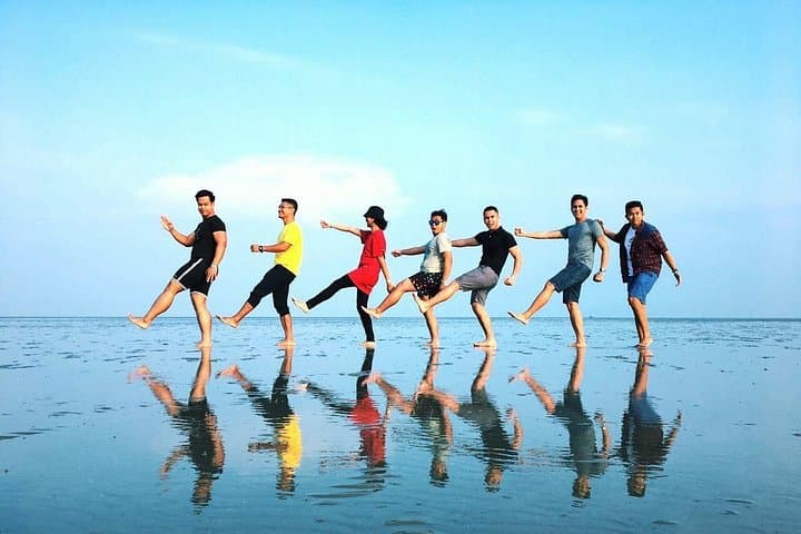 Sky Mirror Kuala Selangor: Low-Tide Sandbar Photoshoot & Boat Tour photo 3
