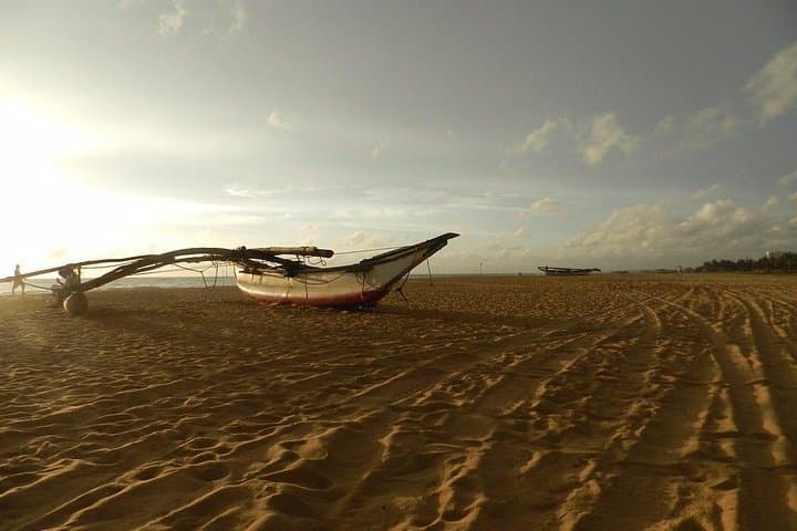 Negombo Day Tour: Fish Markets, Temples & Dutch Fort in a 4-Hour City Ride
