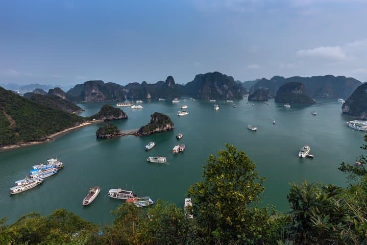 Discover Ha Long Bay: Day Kayak, Thien Cung Cave & Bamboo Boat from Hanoi photo 4