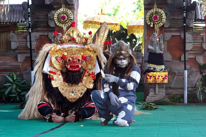 Ubud to Tanah Lot: Small-Group Day Tour with Waterfall, Monkey Forest & Sunset photo 4