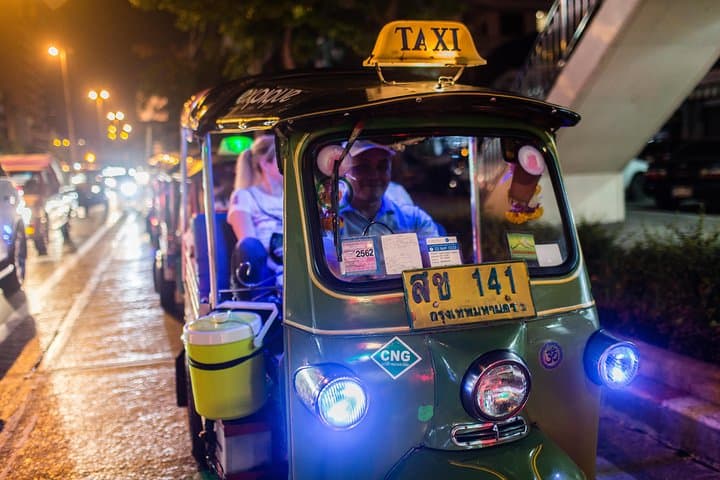Bangkok by Night Tuk-Tuk Tour: Temples, Markets & Temple Grounds After Dark photo 2