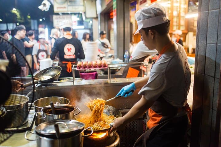 Bangkok by Night Tuk-Tuk Tour: Temples, Markets & Temple Grounds After Dark photo 4