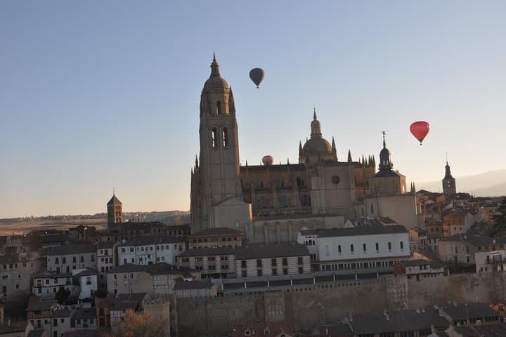 Dawn Balloon Flight Over Segovia or Toledo — Sunrise Views from Madrid photo 5