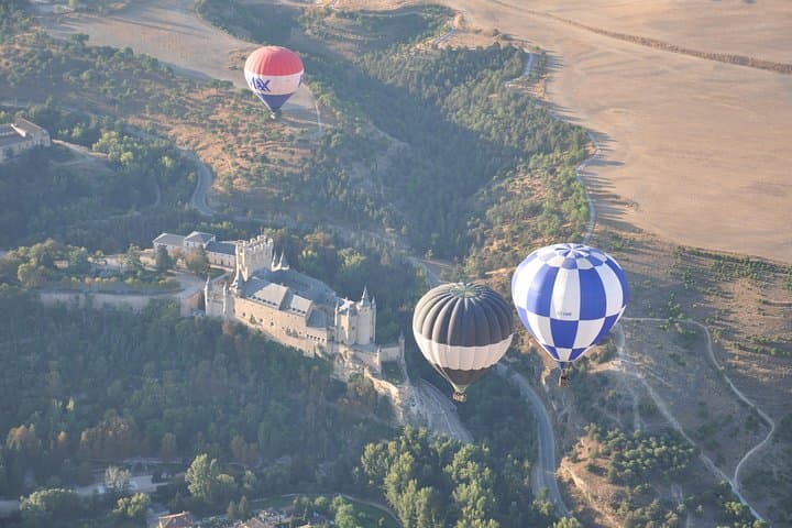 Sunrise Hot-Air Balloon Flight Over Segovia: Private Sunrise Ride with Madrid Transfer photo 4