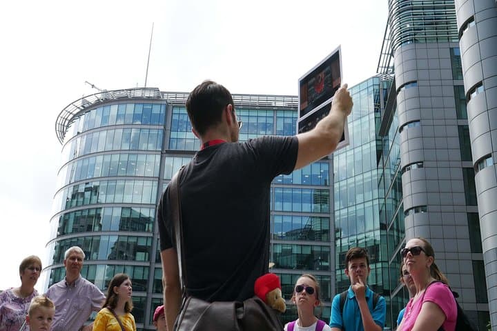 Paddington Bear Walking Tour: Explore Paddington, Little Venice & Notting Hill photo 6