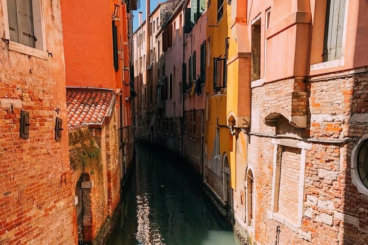 Venice Inferno Private Tour: Walk the Novel’s Darker Corners by Boat photo 6