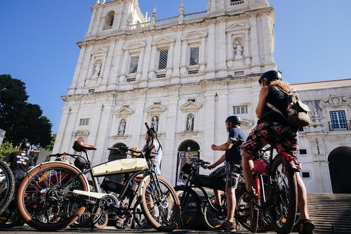 E-Bike Lisbon Hills: Commerce Square to Alfama & Mouraria (3-Hour Tour) photo 2