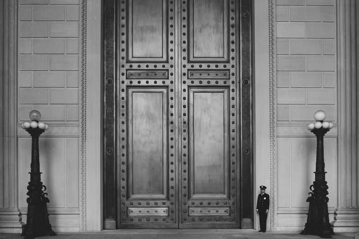 Skip-The-Line: National Archives & National Portrait Gallery Small-Group Tour
