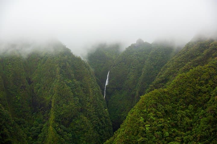 Doors-Off Helicopter Tour Over Oahu — Magnum Hughes 500 Open-Air Flight photo 6