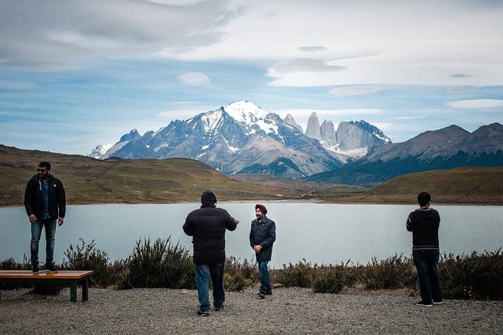 From El Calafate to Torres del Paine: Full-Day 4x4 Overland Tour to Cuernos & Pehoe photo 4