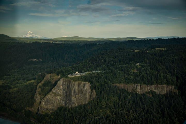 Columbia River Gorge Air Tour — Multnomah Falls Scenic Flight from Portland photo 6