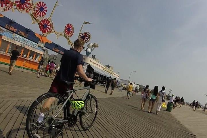 Private NYC Sightseeing Bike Tour — Central Park, Brooklyn Bridge & Hidden Gems photo 3