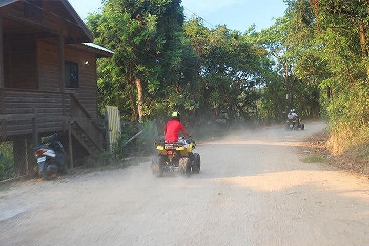 Roatan 4x4 ATV Village Exploration: Coastal Villages & Chocolate Factory photo 2