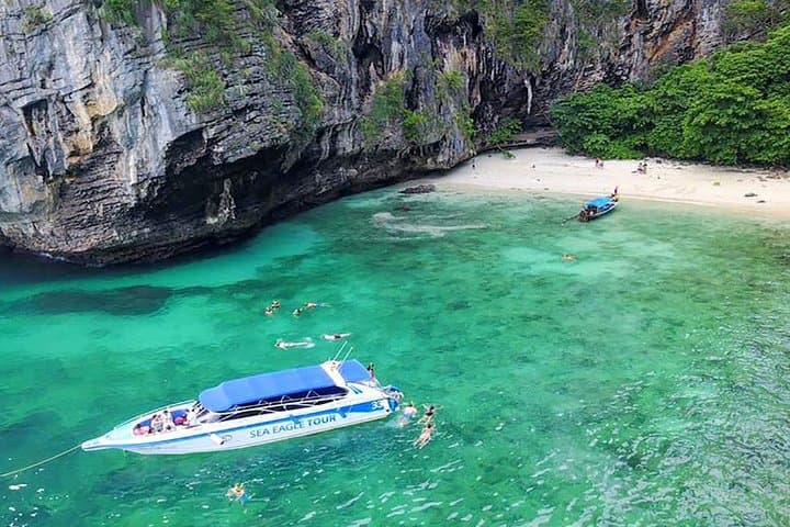 Phi Phi Speedboat Day Trip: Maya Bay, Bamboo Island & Shark Point Snorkel photo 3