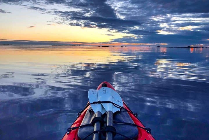 Midnight Sun Kayak in Eggum, Lofoten — Evening Kayak Under the Midnight Sun photo 5