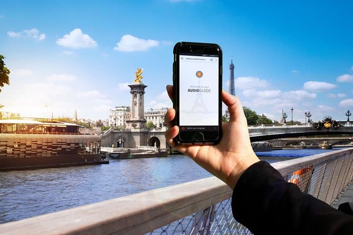 Seine River Sightseeing Cruise from Eiffel Tower | Bateaux Parisiens 1-Hour Tour photo 6