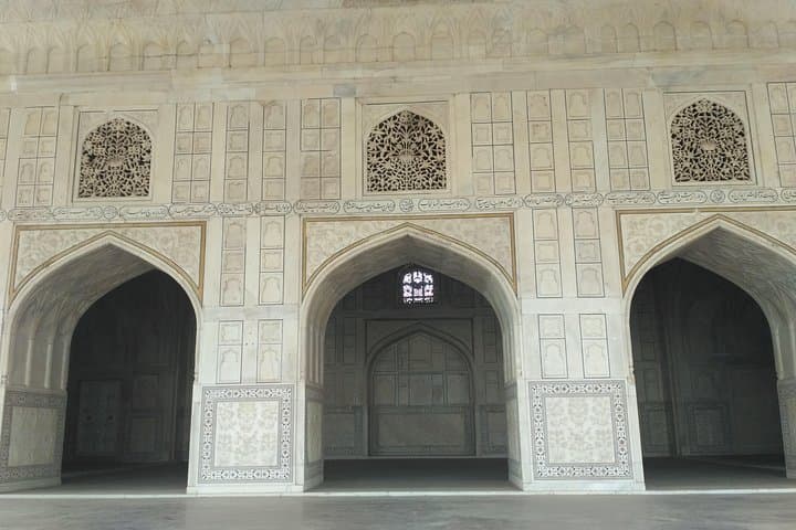 Same-Day Agra Tour: Taj Mahal, Agra Fort & Fatehpur Sikri from Delhi by Car photo 6