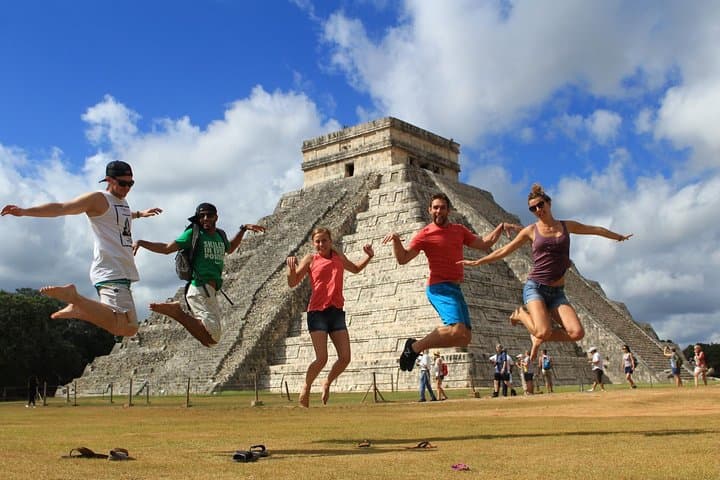 Chichen Itza Private Tour & Sacred Cenote Swim with Valladolid Lunch