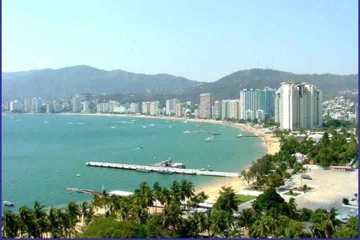 Acapulco City Tour: La Quebrada Cliff Divers, Golden Zone & Scenic Viewpoints photo 2