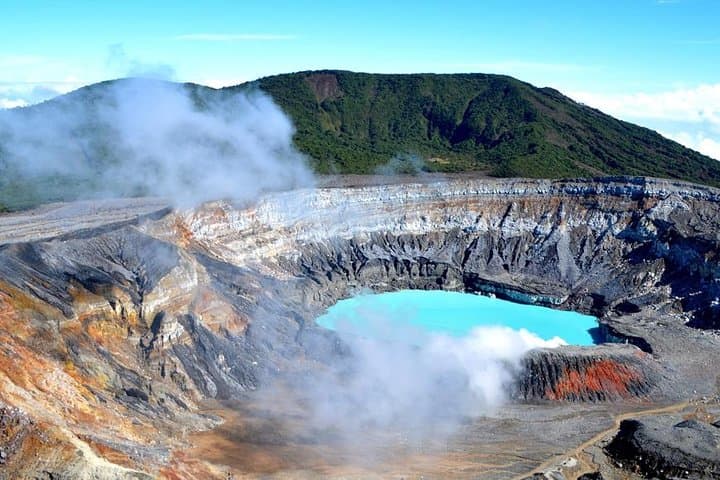 Private Helicopter Tour Over Poás Volcano — 1-Hour Helicopter Flight from San José photo 6