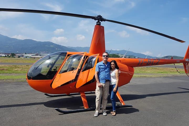 Coastal Rainforest Helicopter Flight: Private 1‑Hour Tour from San José