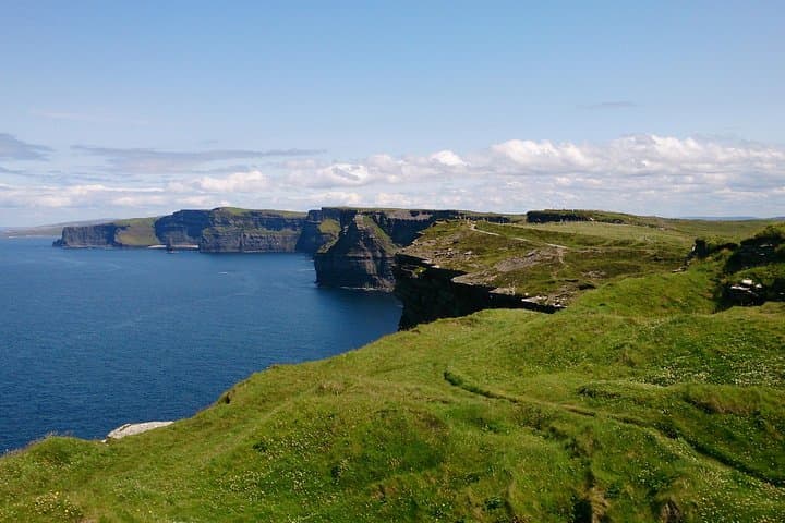 Cliffs of Moher Private Spanish Tour from Dublin — Full-Day Coastal Experience